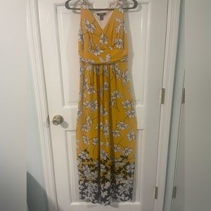 Chaps petite pretty yellow print long dress. Petite size small.